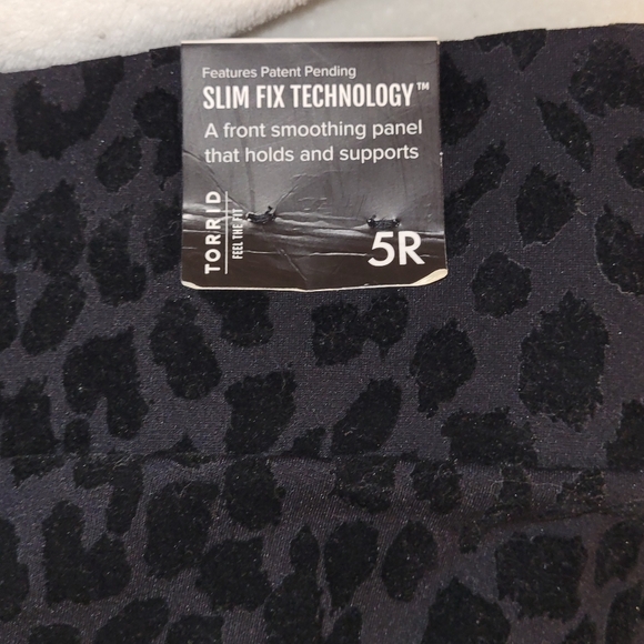 Torrid Black Pixie Cheetah Flocked Textured Leggings Size 5 Regular - Picture 9 of 10